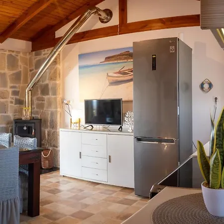 Mayia Sunset Sea Front House Heraklion *